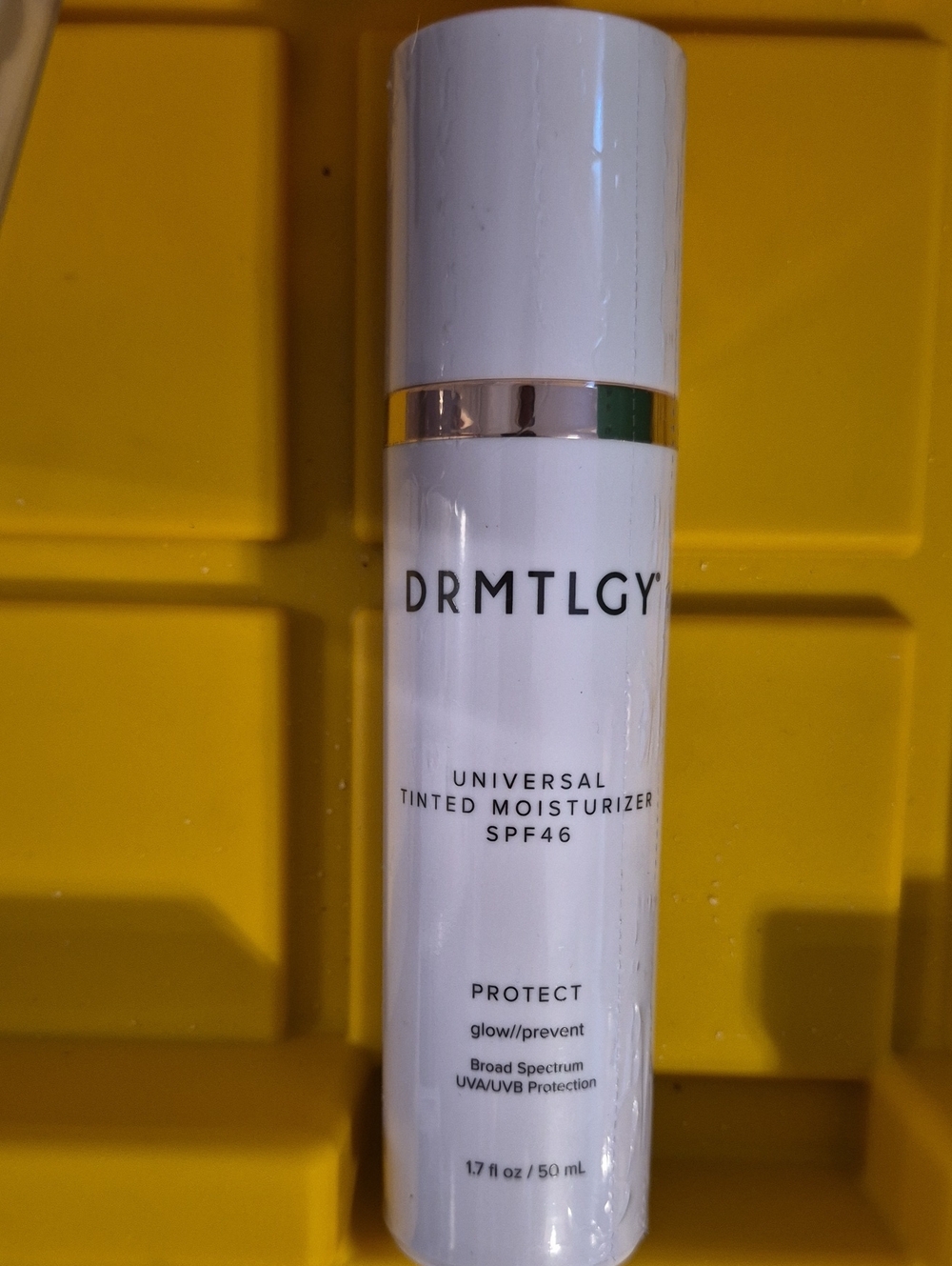 Universal Tinted Moisturizer SPF46 – DRMTLGY NWT
